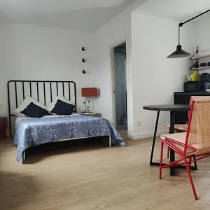  Habitación en casa particular Bonito Estudio Con Garaje